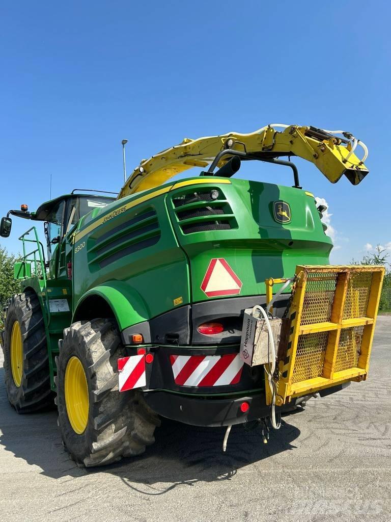 John Deere 8300i Forajere cu autopropulsare