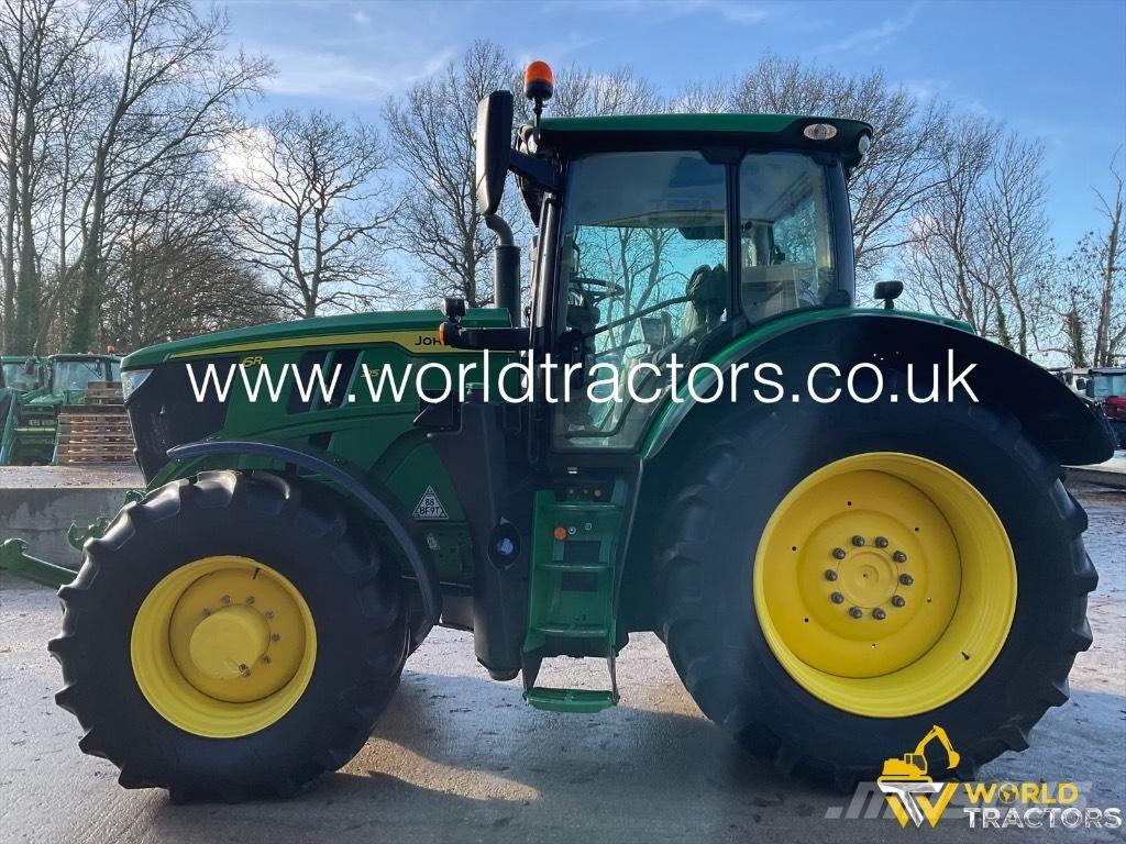 John Deere 6R215 Tractoare