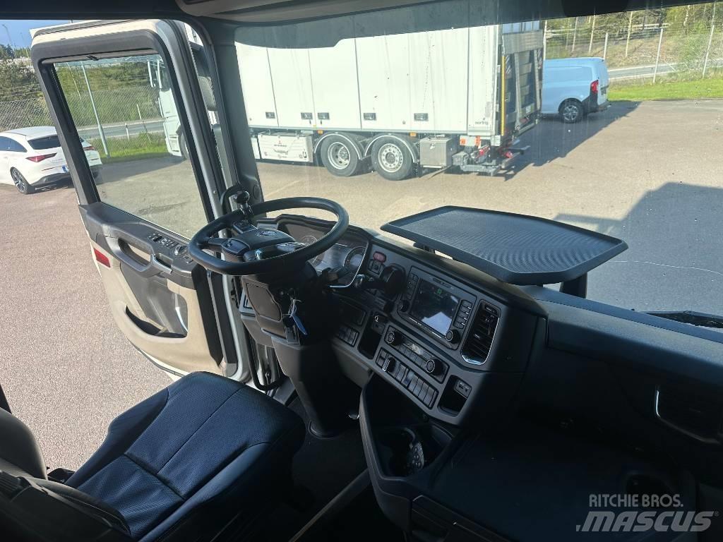 Scania R520B6X2NB Autocamioane