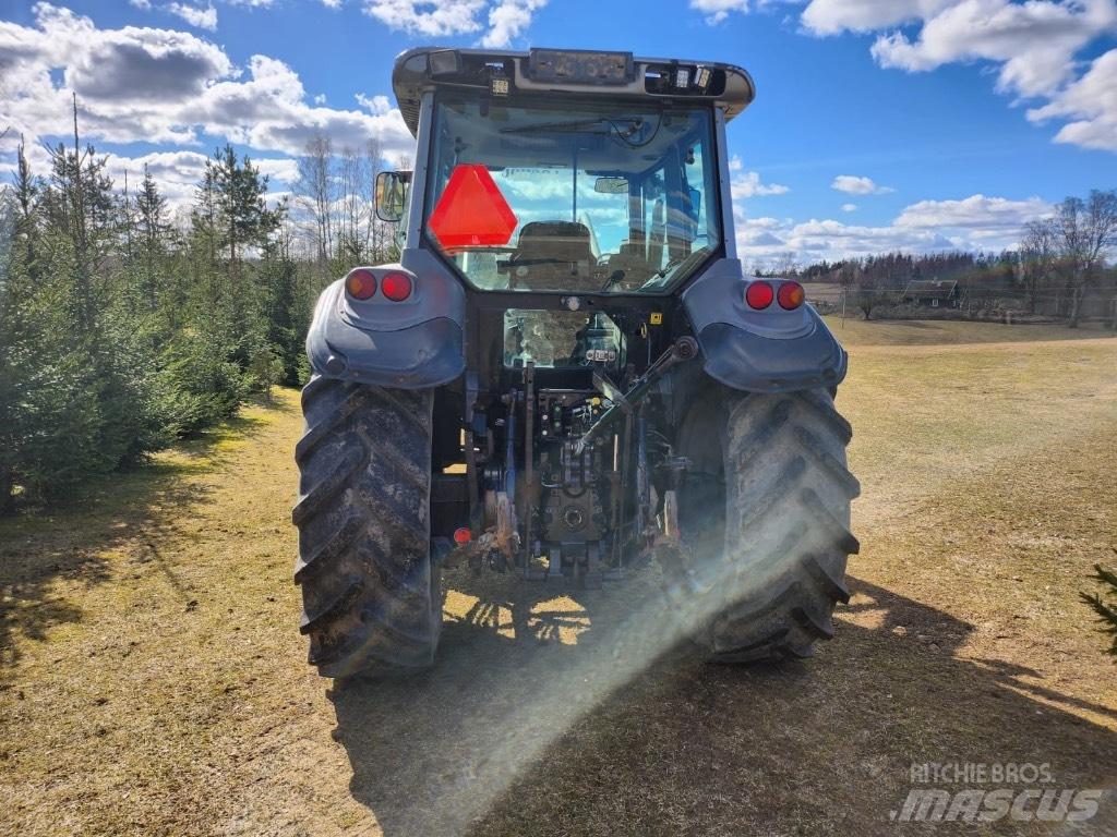 Valtra M 120 Tractoare