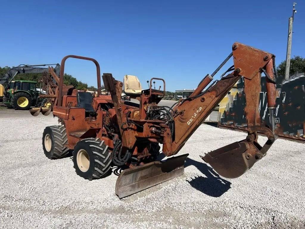 Ditch Witch 4010 DD Excavatoare de santuri