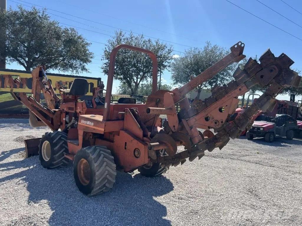 Ditch Witch 4010 DD Excavatoare de santuri