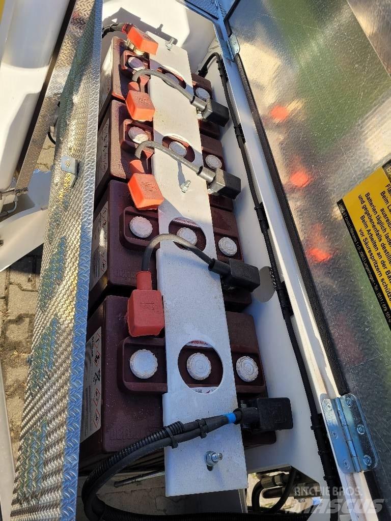 Omme 2500 EBP Platforme aeriene montate pe remorca