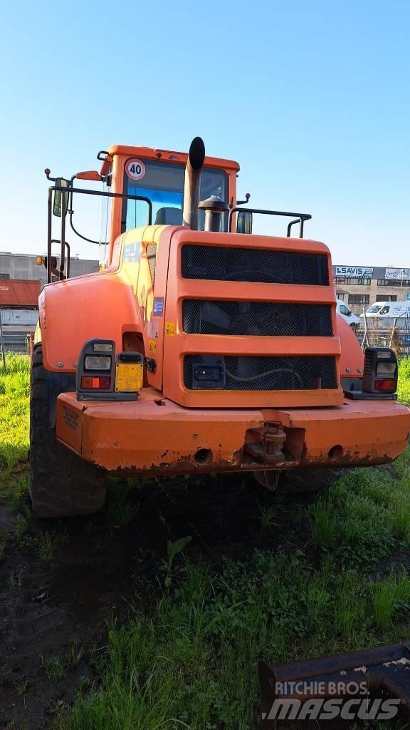 Hitachi W190 Incarcator pe pneuri