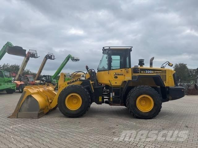Komatsu WA 320 Incarcator pe pneuri