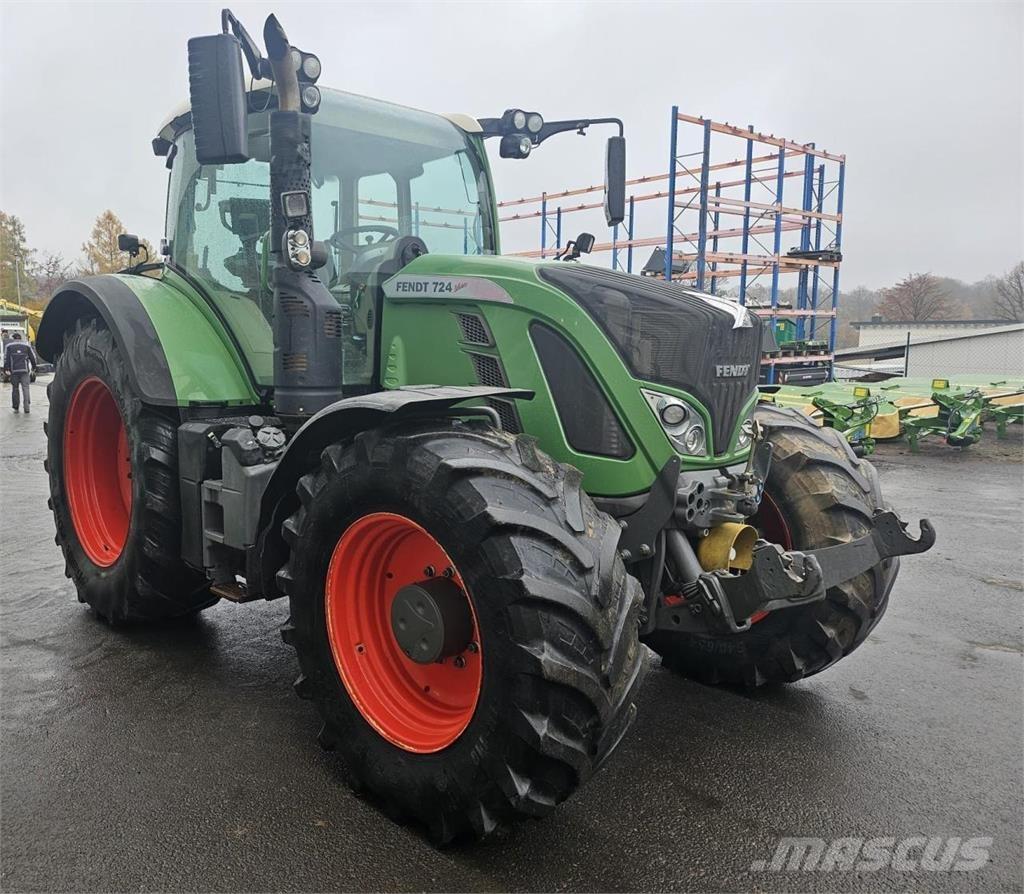 Fendt 724 Vario Tractoare