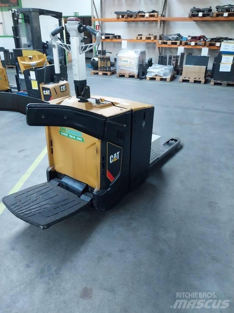 CAT NPV 20 N2 Transpaleta cu platforma