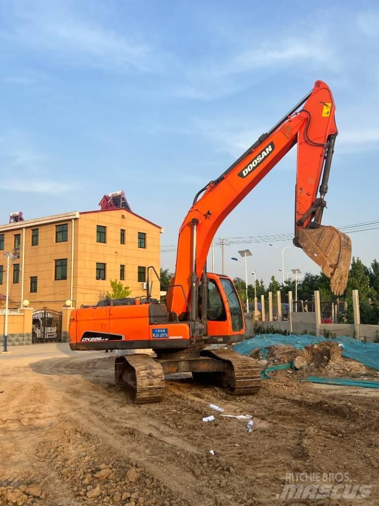 Doosan DX225LC-9C Excavatoare pe șenile
