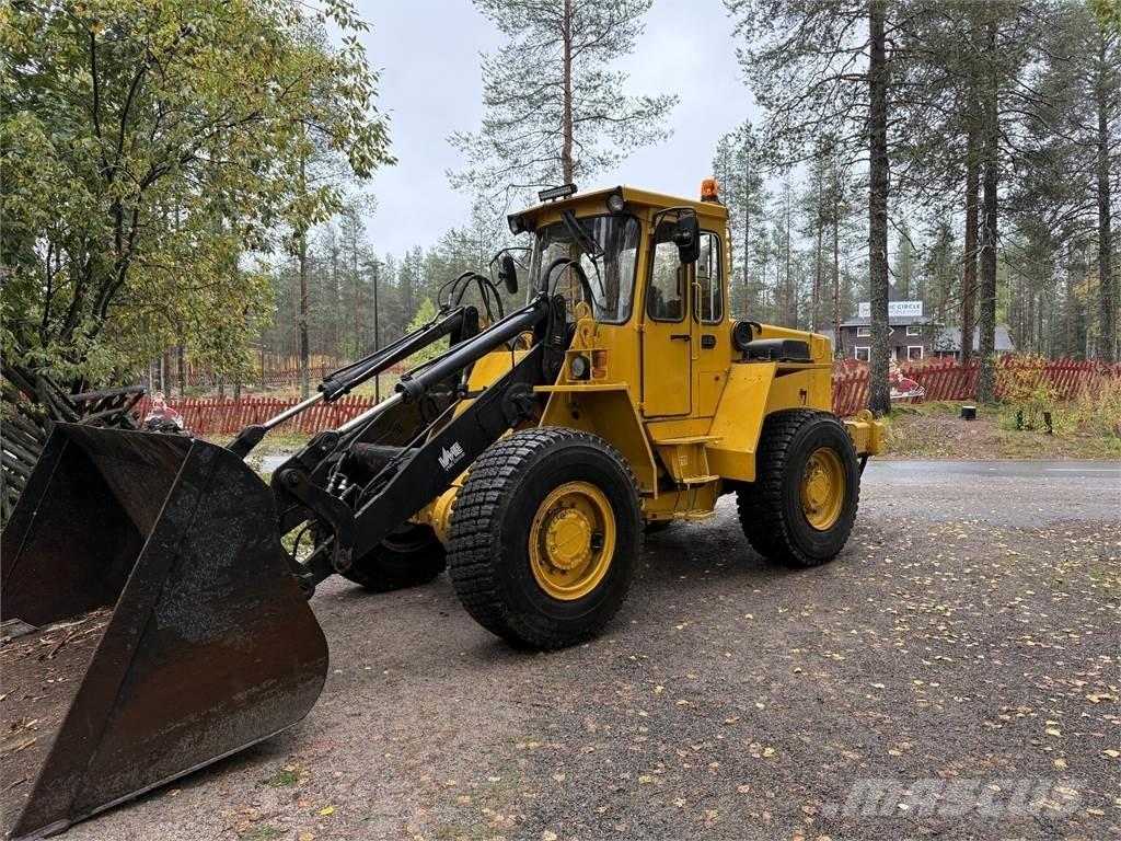 Volvo BM L70 1990 Incarcator pe pneuri