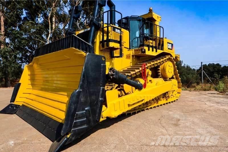 CAT D10T Buldozere pe senile