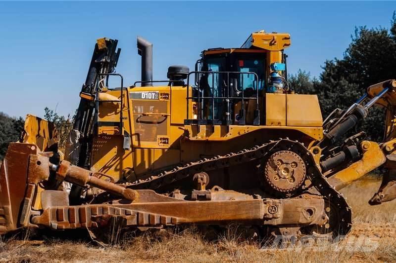 CAT D10T Buldozere pe senile
