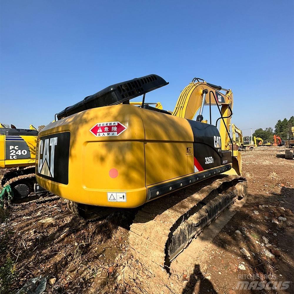 CAT 326D Excavatoare pe șenile
