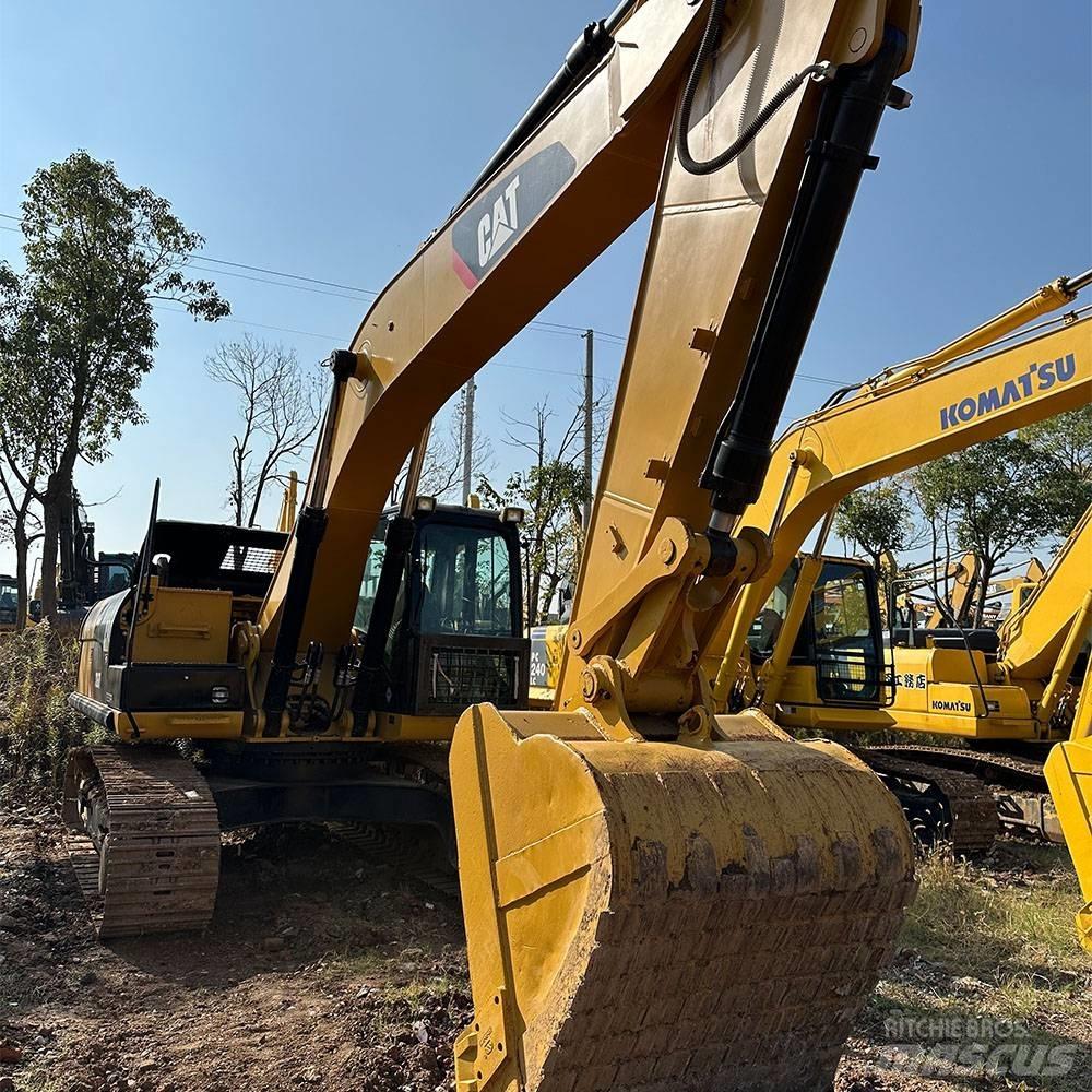 CAT 326D Excavatoare pe șenile
