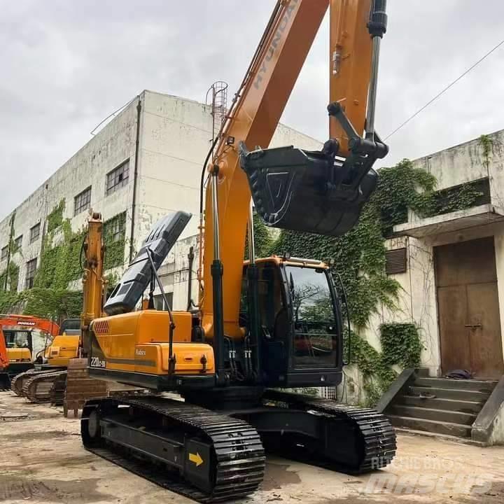 Hyundai R220LC-9S Excavatoare pe șenile
