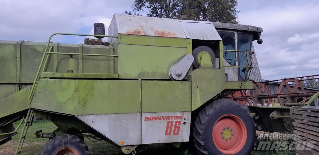 CLAAS Dominator 86 Combine de secerat