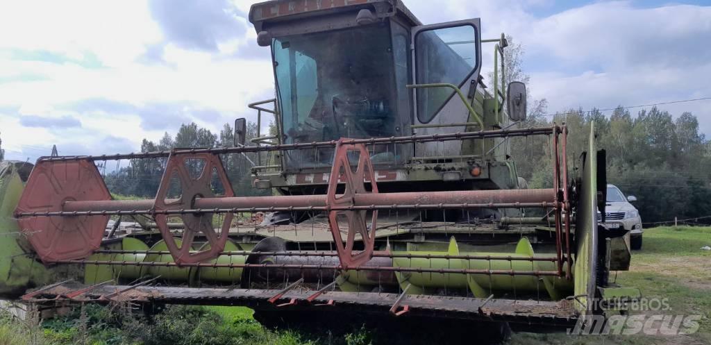 CLAAS Dominator 86 Combine de secerat