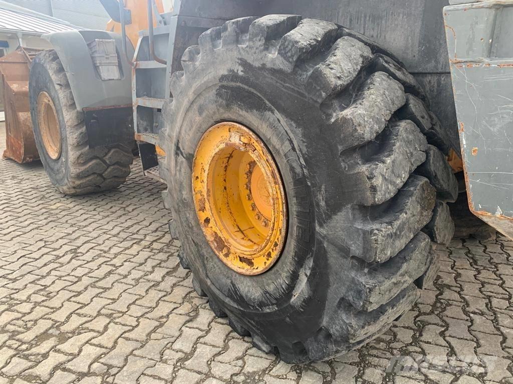 Liebherr L 576 Incarcator pe pneuri
