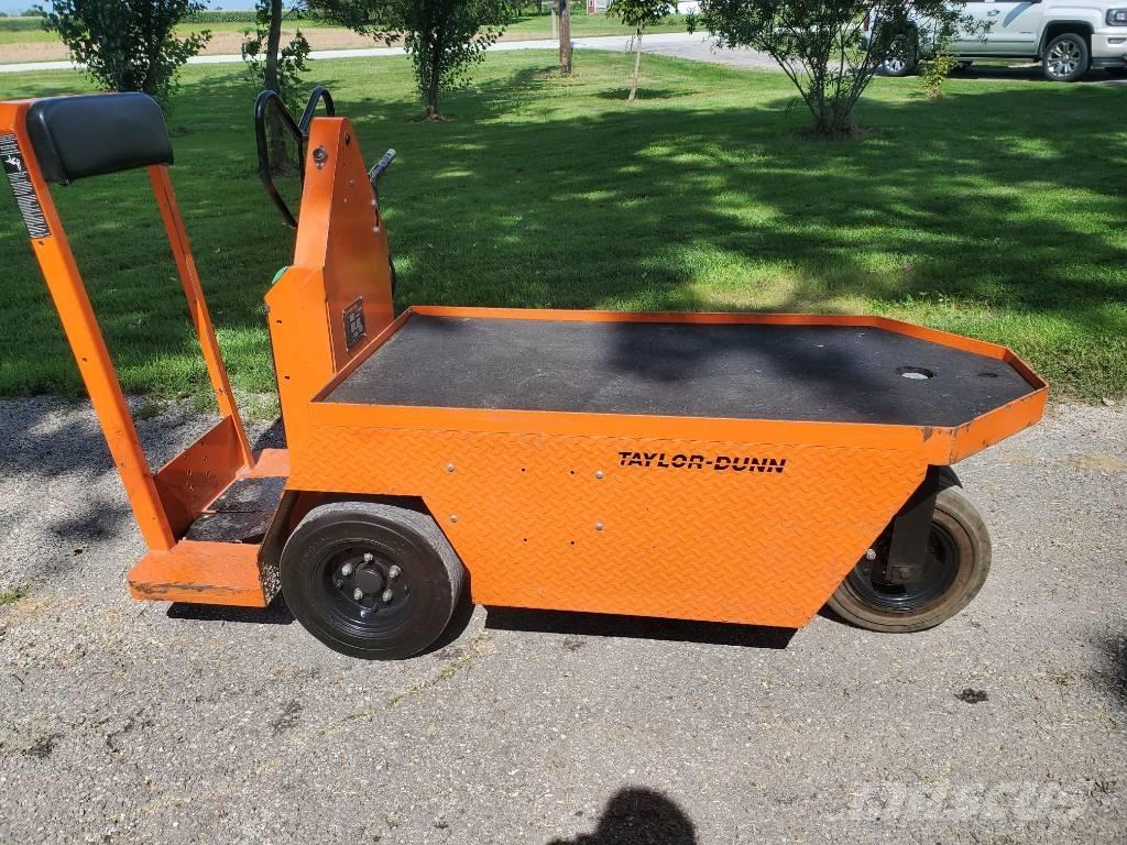 Taylor-Dunn SC100 Camioane de tractiune