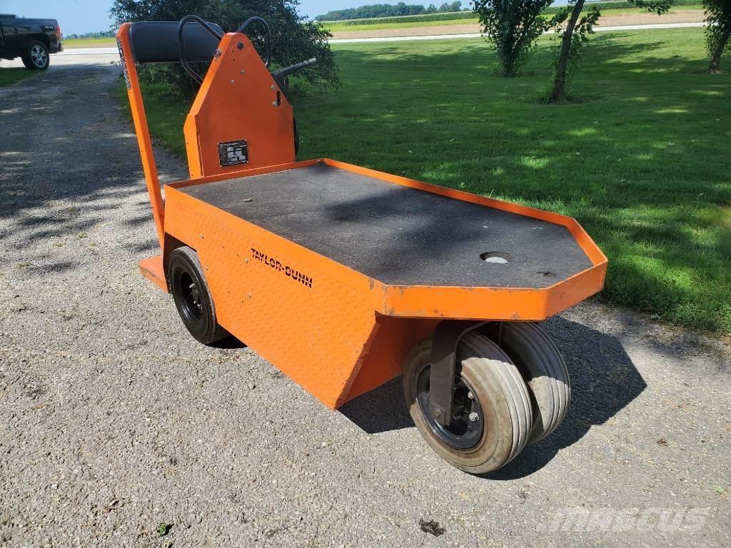 Taylor-Dunn SC100 Camioane de tractiune