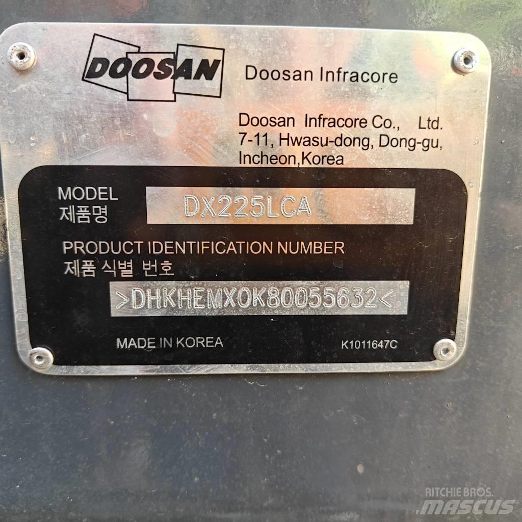 Doosan DX 225 LCA Excavatoare pe șenile
