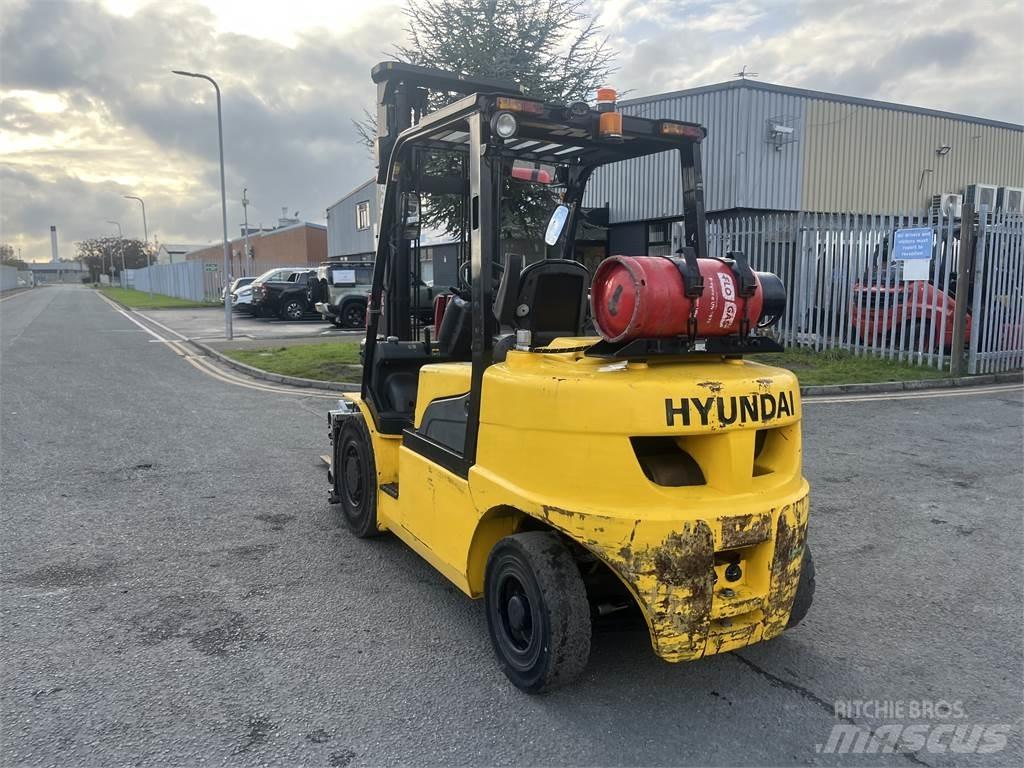 Hyundai 35L-7A Stivuitor GPL