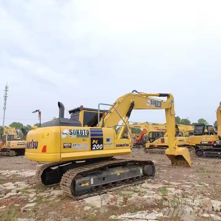 Komatsu PC200 Excavatoare 7t - 12t