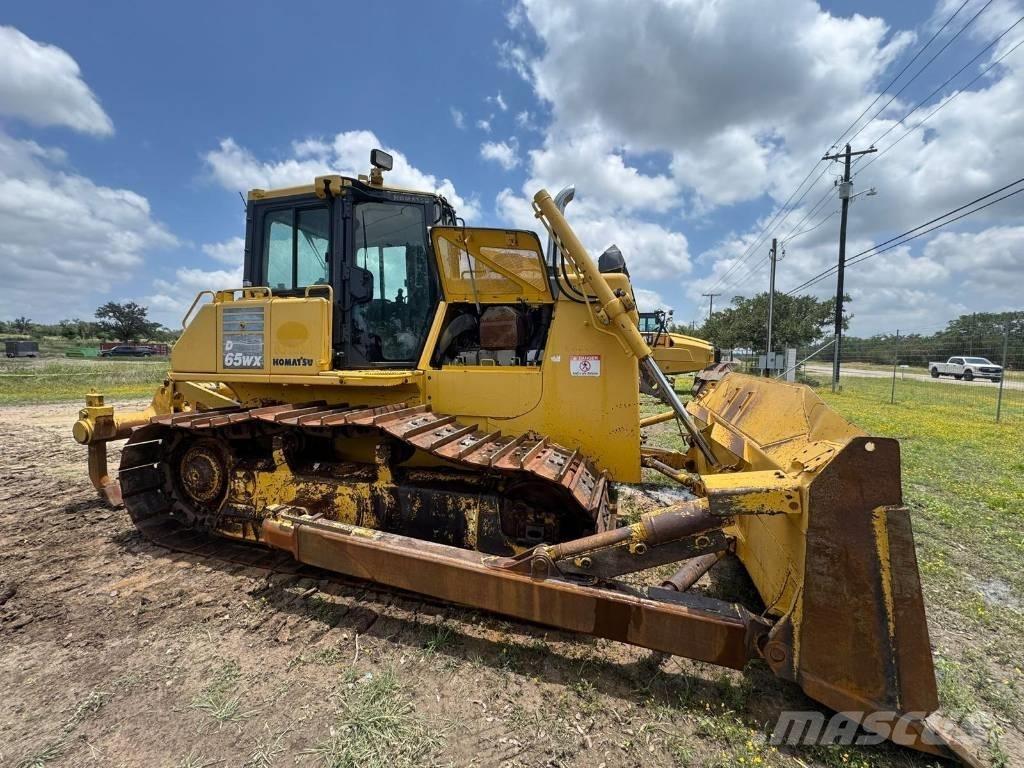 Komatsu D65WX-17 Buldozere pe senile