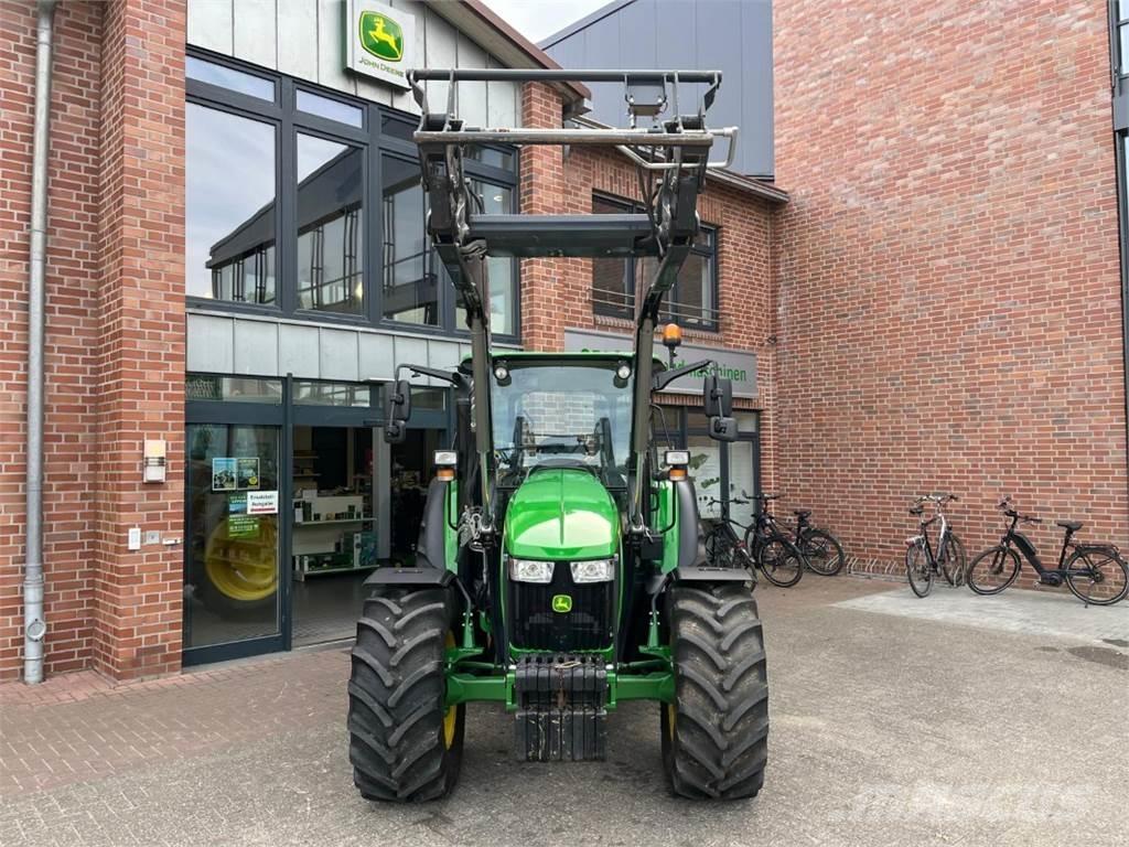 John Deere 5100M Tractoare