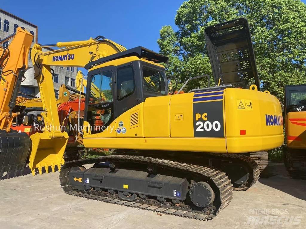 Komatsu PC200 Excavatoare pe șenile
