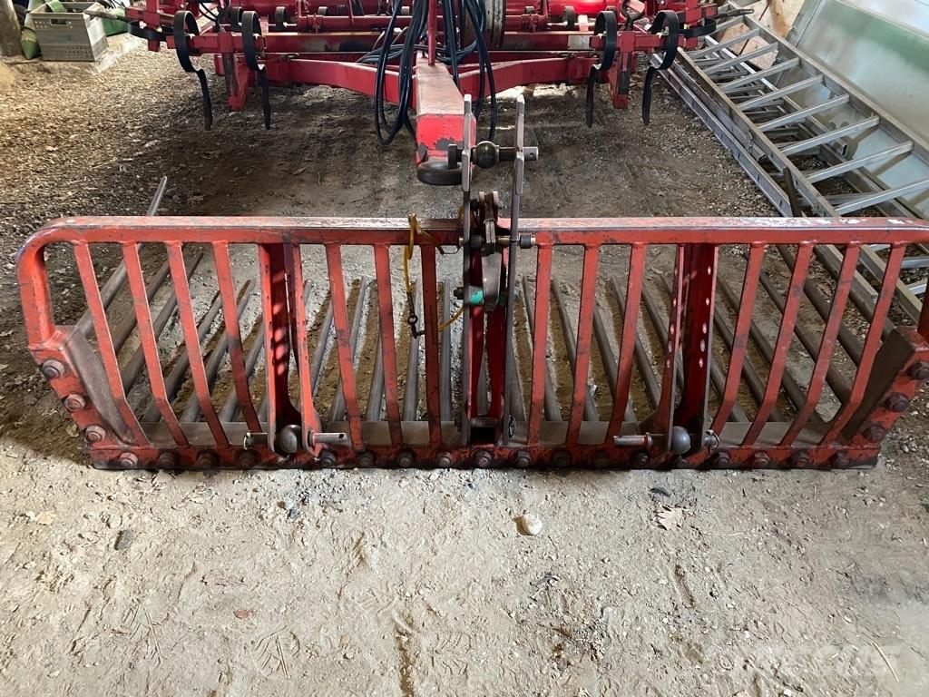  Stensvans kipbar Alte accesorii tractor