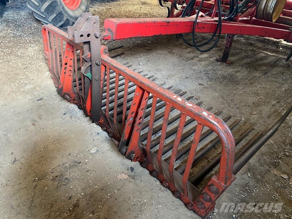  Stensvans kipbar Alte accesorii tractor