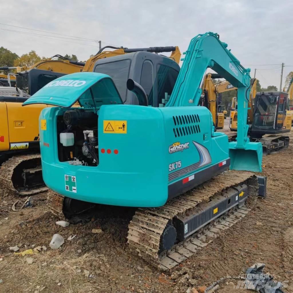 Kobelco SK 75 Excavatoare pe șenile
