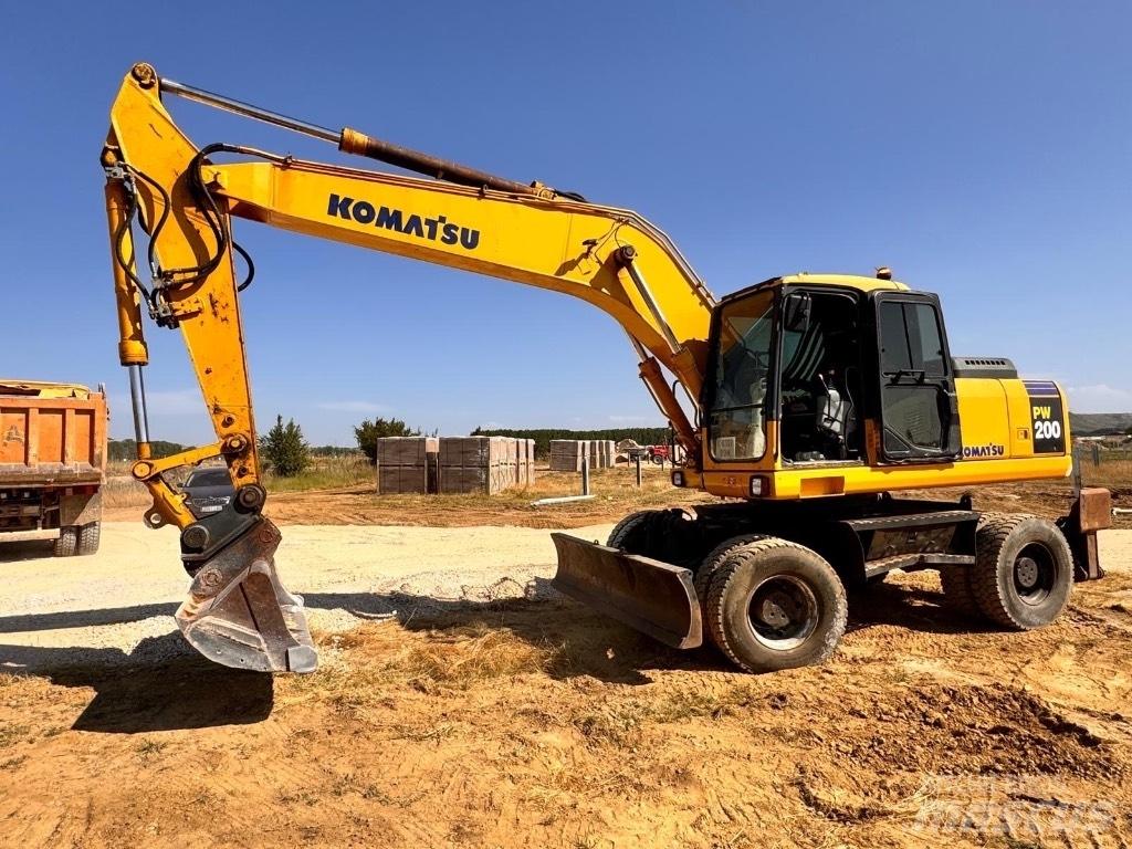 Komatsu PW 200-7K Excavatoare cu roti