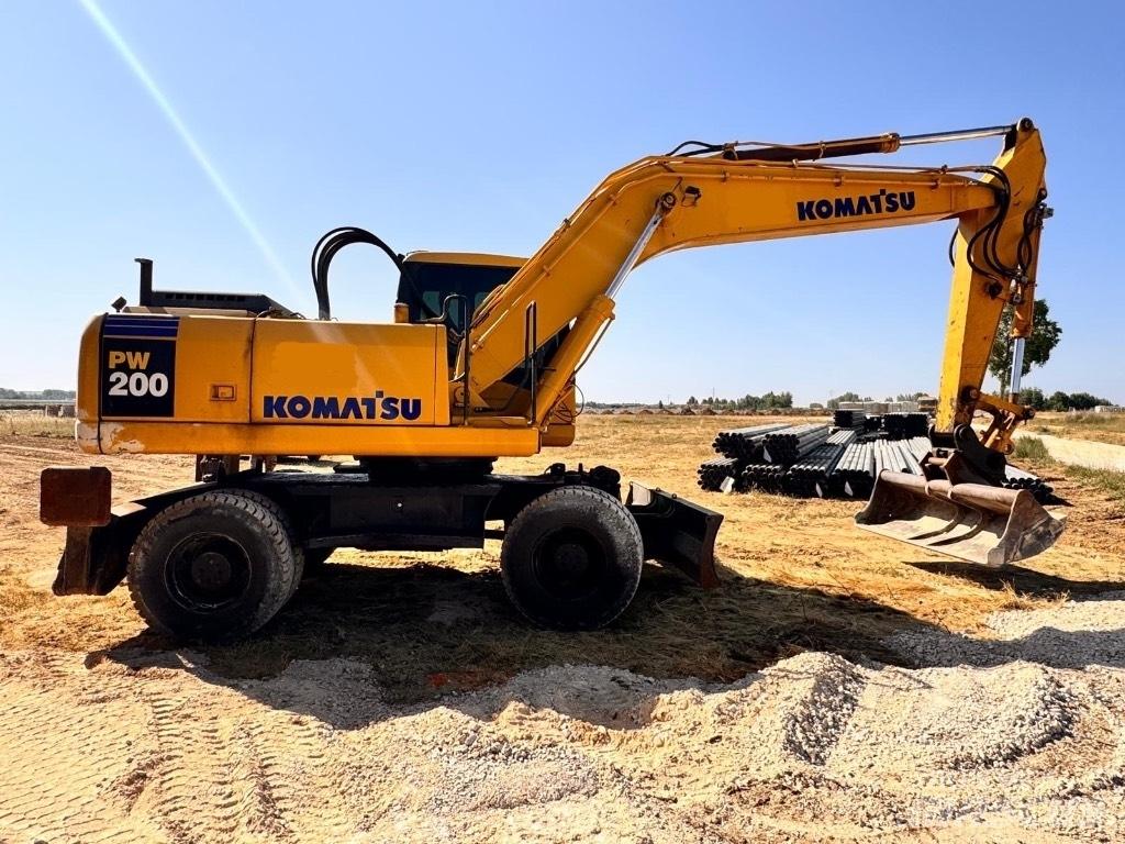 Komatsu PW 200-7K Excavatoare cu roti