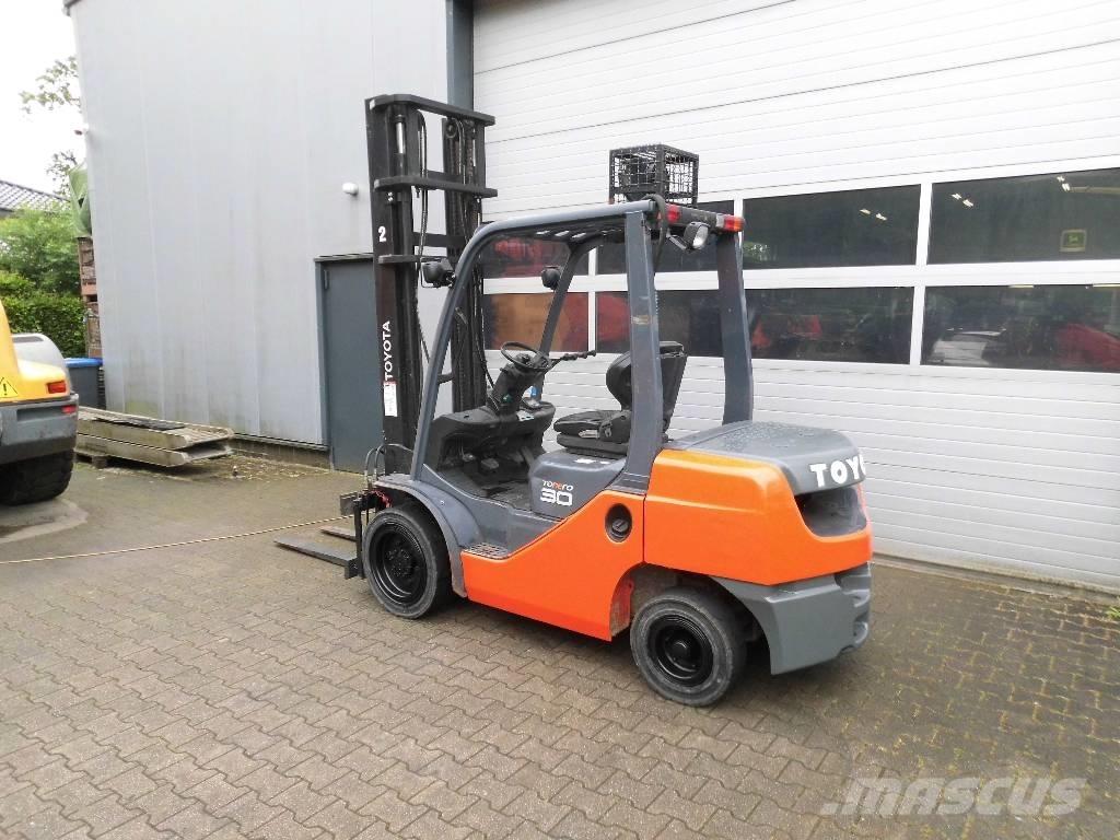 Toyota 02-8 FD 30 Stivuitor diesel