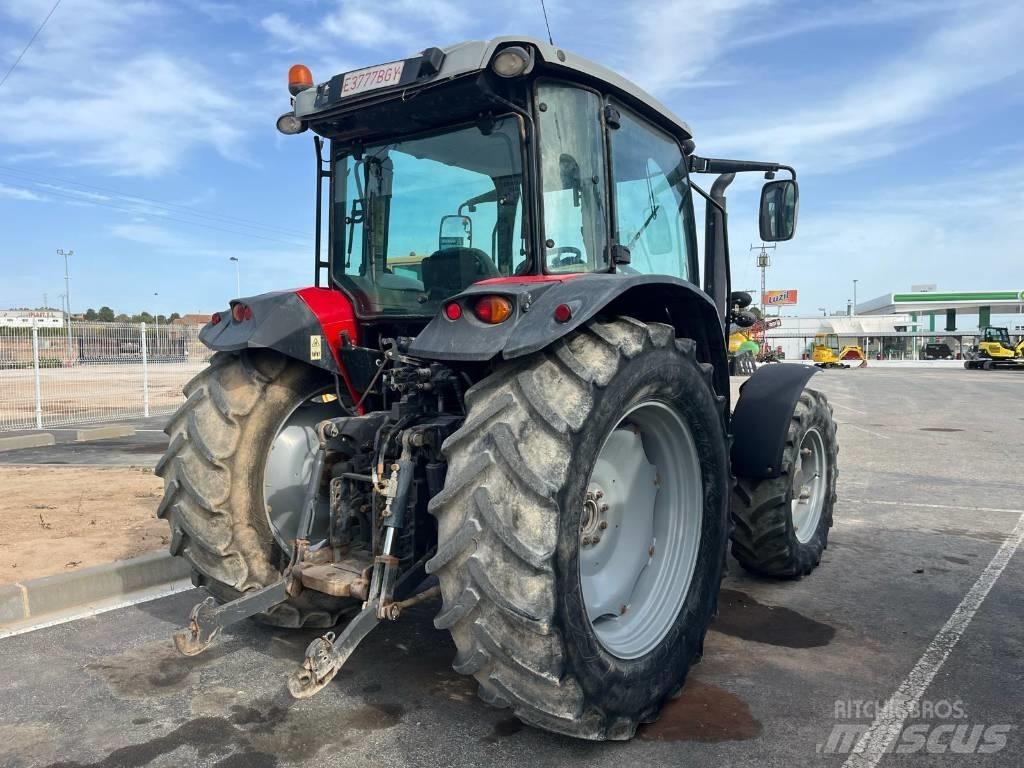 Massey Ferguson 5711 Tractoare