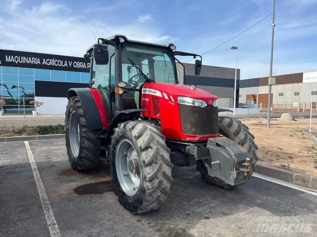 Massey Ferguson 5711 Tractoare