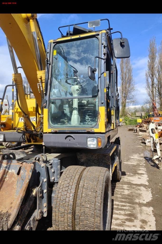 Komatsu PW 148-8 Excavatoare cu roti
