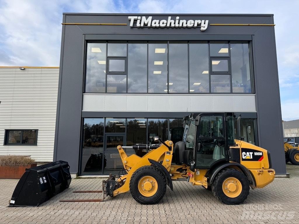 CAT 906M Incarcator pe pneuri