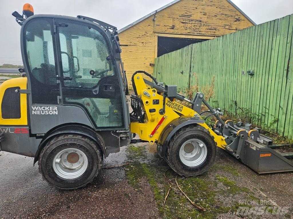 Wacker Neuson WL 25 Incarcator pe pneuri