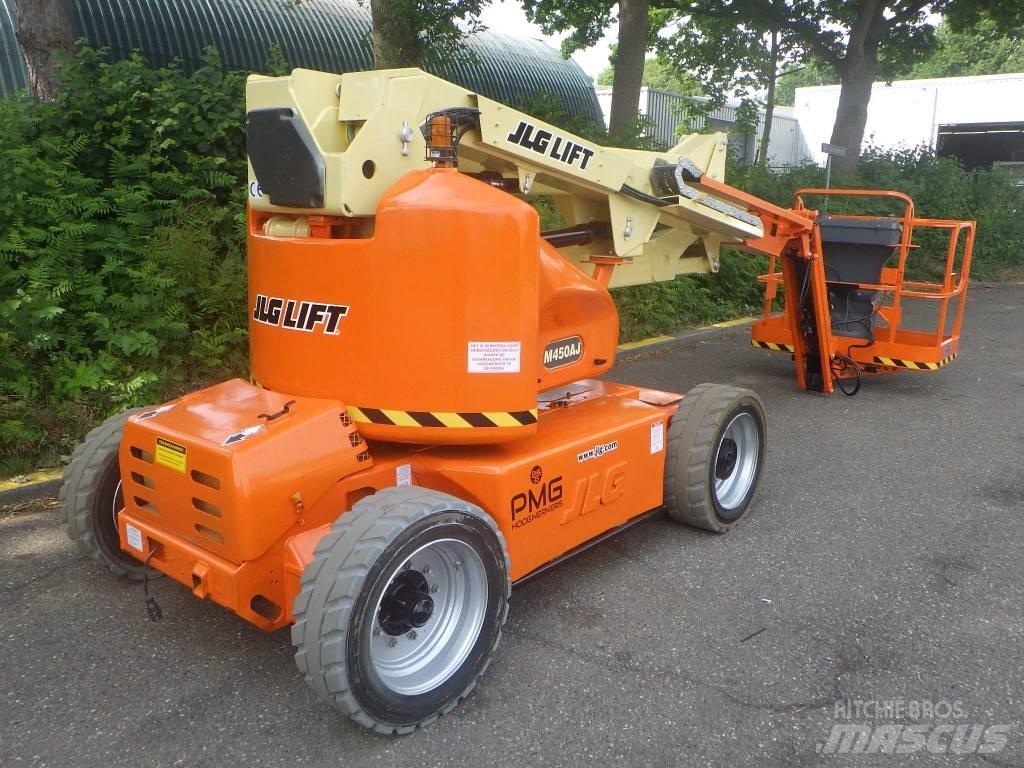 JLG M450AJ Nacele cu brat articulat