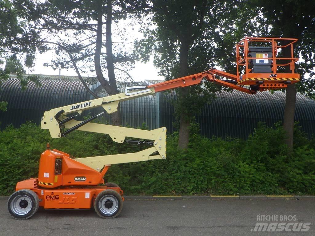 JLG M450AJ Nacele cu brat articulat