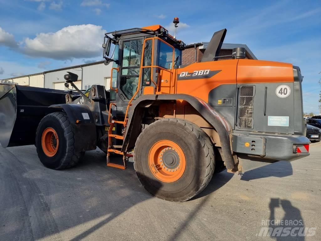 Doosan DL 380-7 Incarcator pe pneuri