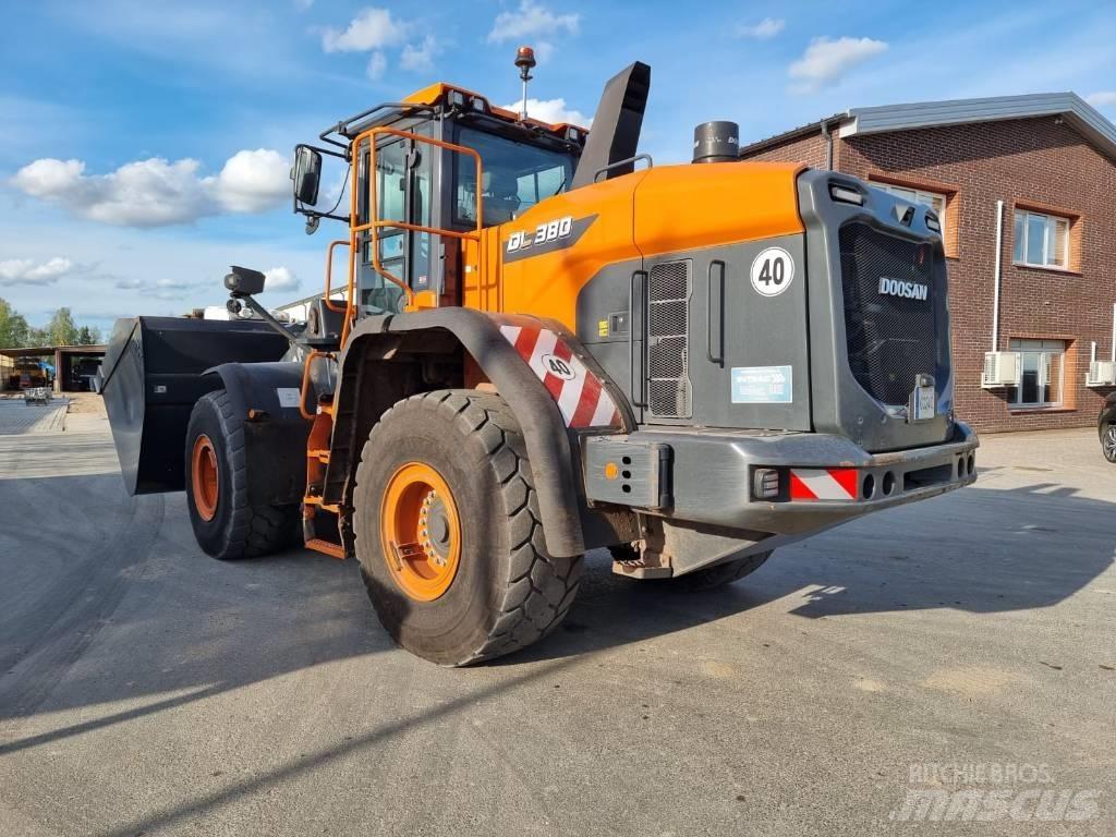 Doosan DL 380-7 Incarcator pe pneuri