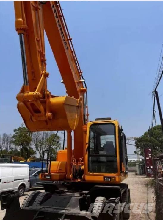 Hyundai 210 W-7 Excavatoare cu roti