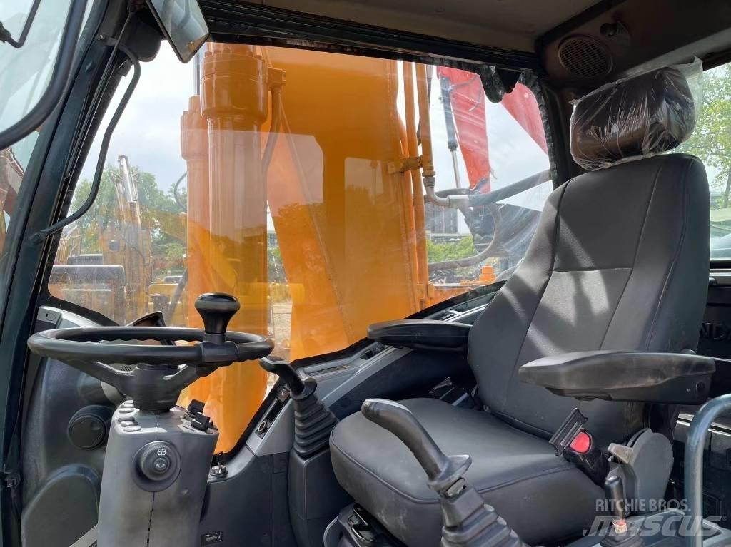 Hyundai R210W-9 Excavatoare cu roti