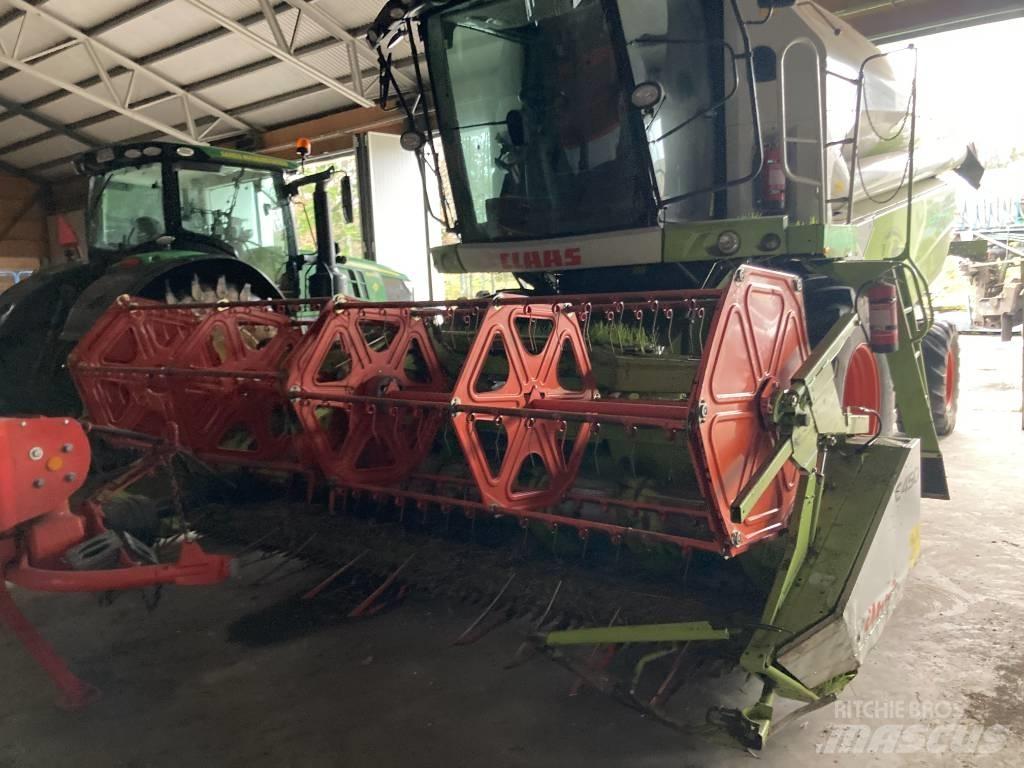 CLAAS Tucano 320 Combine de secerat