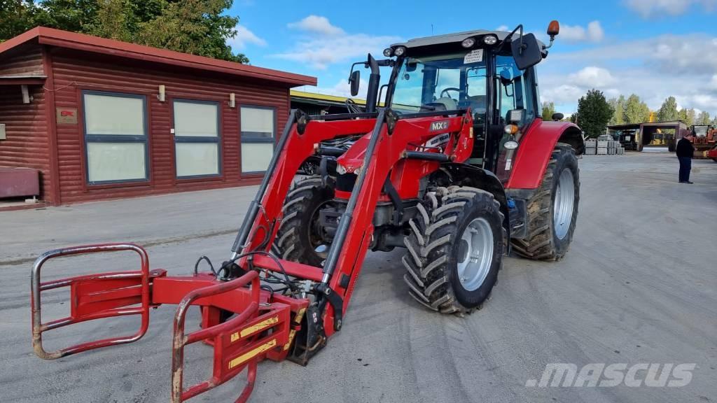 Massey Ferguson 5710 Tractoare