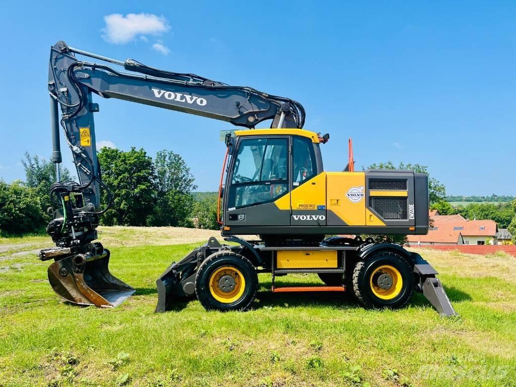 Volvo EW 220 E Excavatoare cu roti