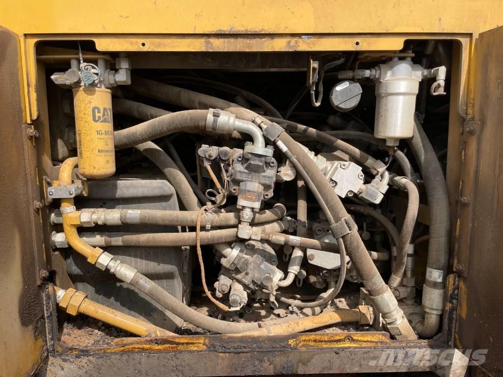 CAT AP555F Pavatoare asfalt